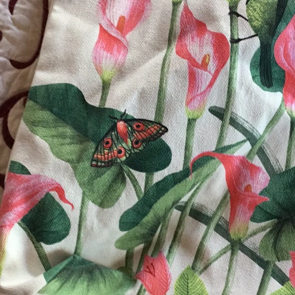 NWOT Printed Tote - Picture 3 of 4